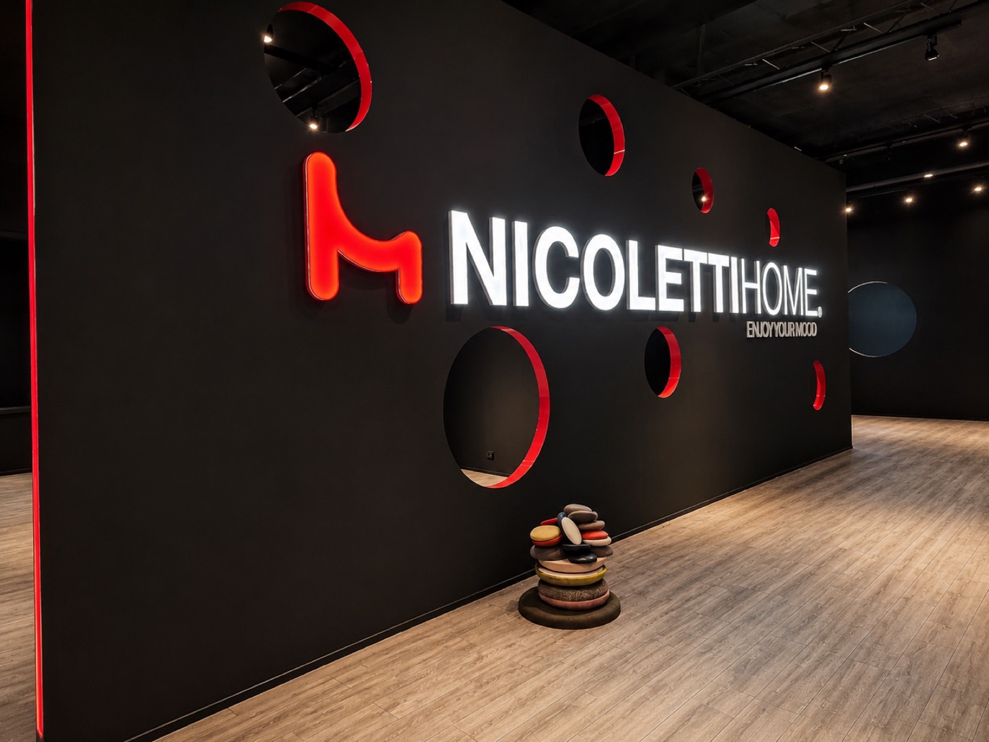Nicoletti Home — muro logo