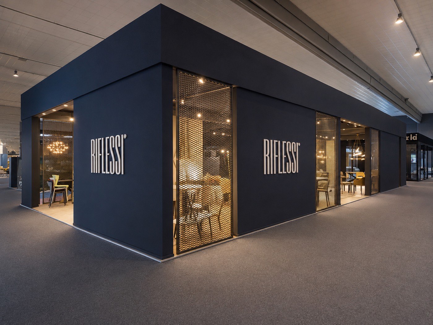 Stand Riflessi — esterno